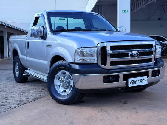 FORD F-250 4.2 XL 4X2 CS TURBO INTERCOOLER DIESEL 2P MANUAL FORD F-250 4.2 XL 4X2 CS TURBO INTERCOOLER DIESEL 2P MANUAL